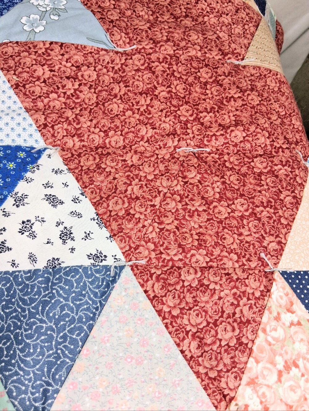 Vintage Crib 52" X 38" Hand-tied Triangle Patchwork Calico/Floral Scraps Quilt - Picture 7 of 11